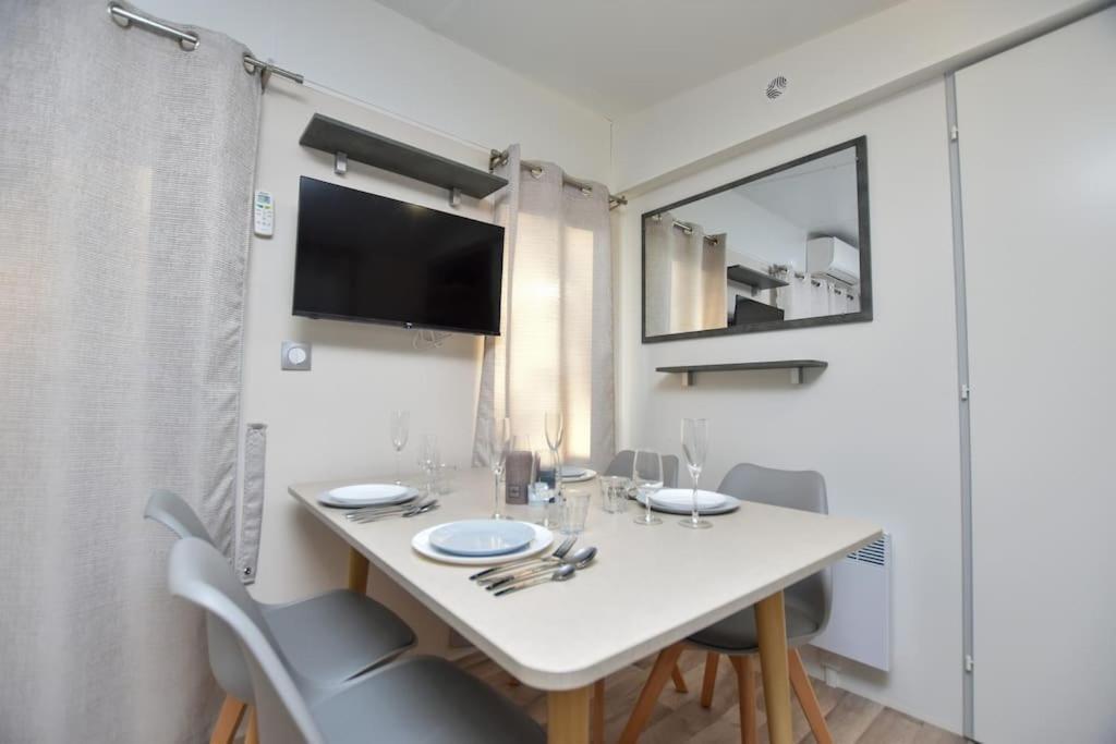La Roseliere ❁ Piscine ❁ Tranquillite Apartment Сент-Илер-де-Рие Екстериор снимка