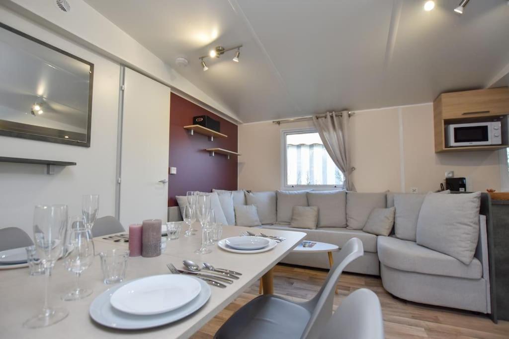 La Roseliere ❁ Piscine ❁ Tranquillite Apartment Сент-Илер-де-Рие Екстериор снимка